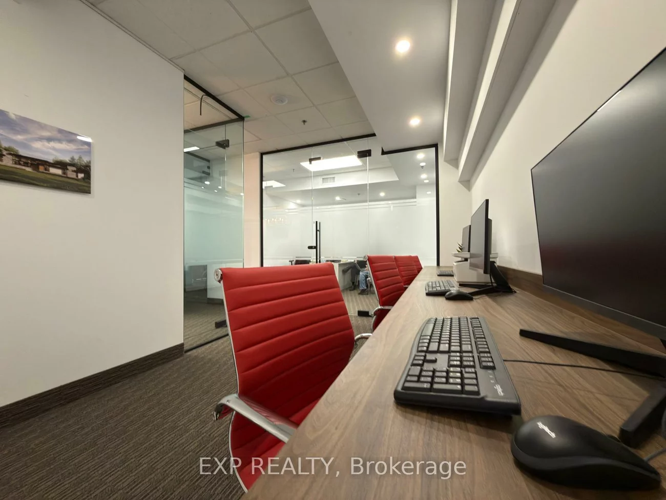 1075, North Service, 1014 - QE Queen Elizabeth, Oakville