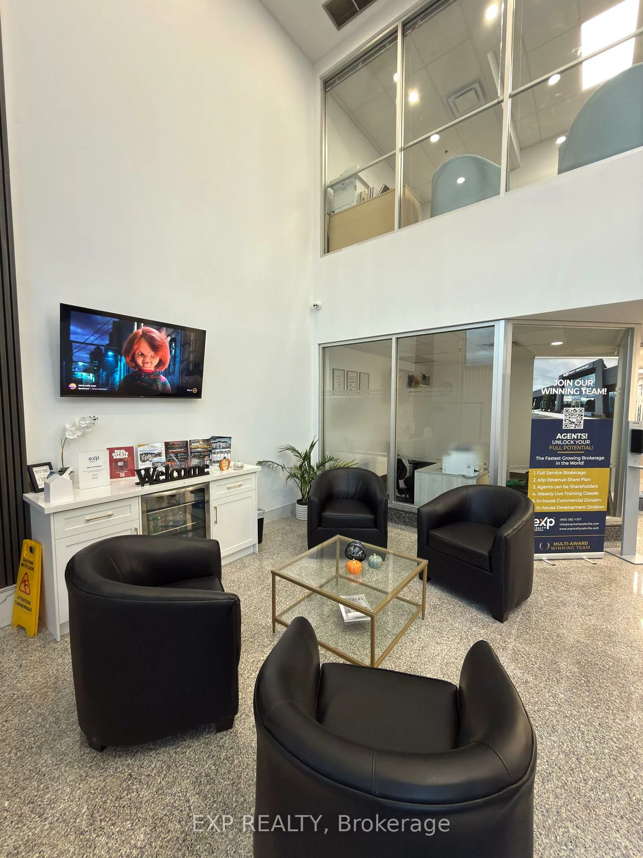 1075, North Service, 1014 - QE Queen Elizabeth, Oakville