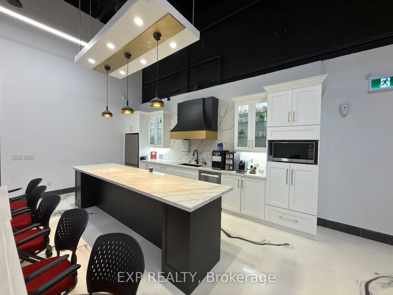 1075, North Service, 1014 - QE Queen Elizabeth, Oakville