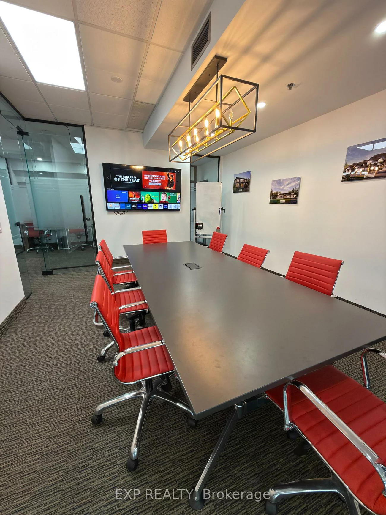 1075, North Service, 1014 - QE Queen Elizabeth, Oakville