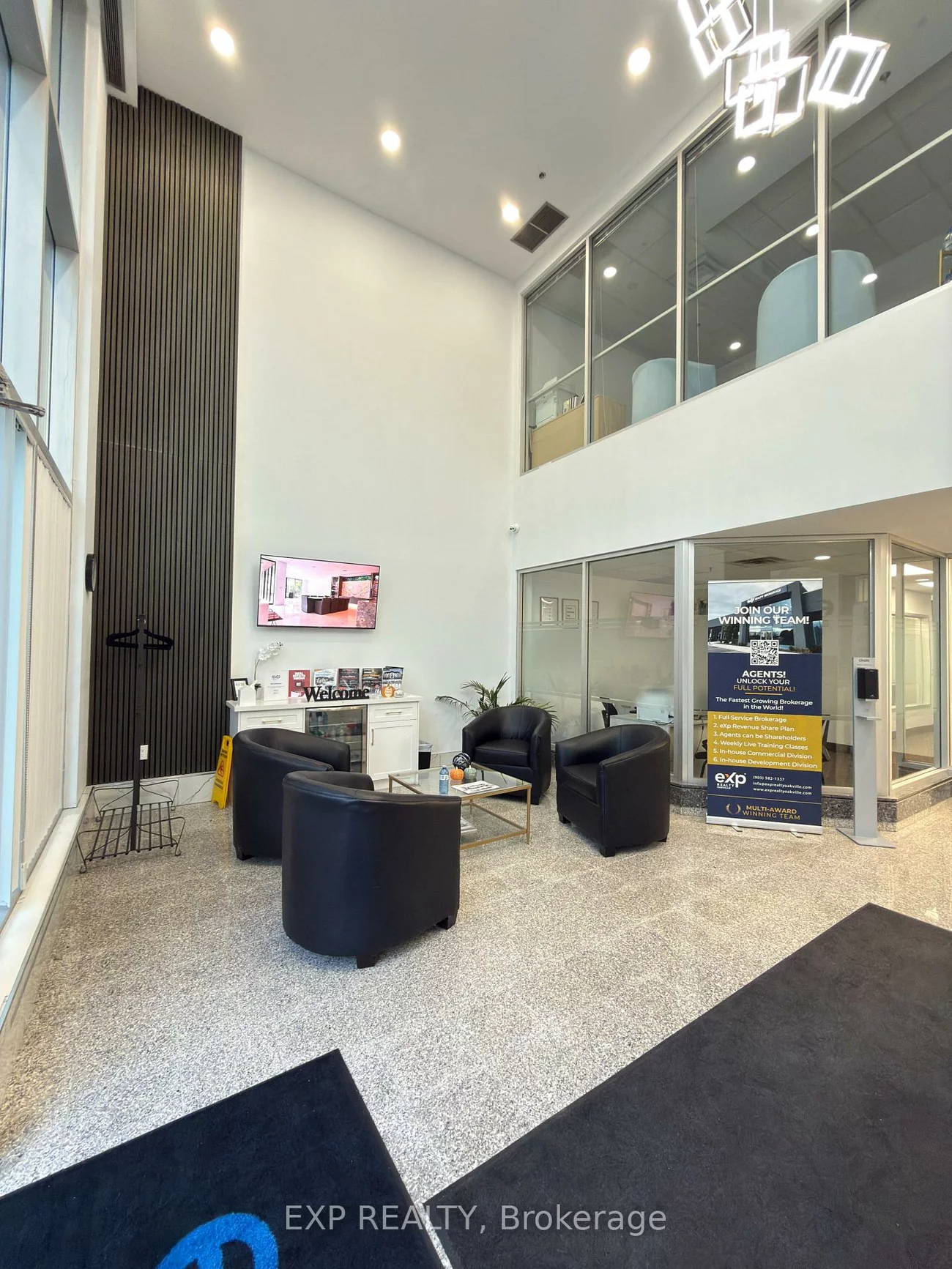 1075, North Service, 1014 - QE Queen Elizabeth, Oakville