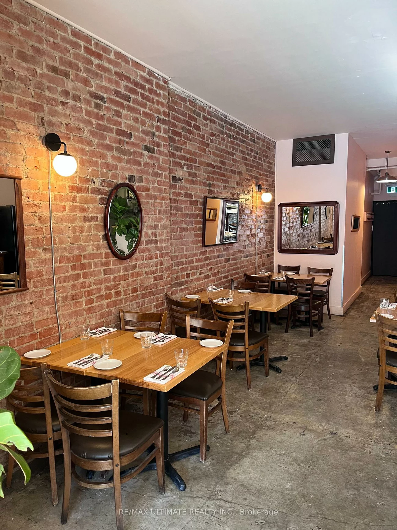 314, Kerr, 1002 - CO Central, Oakville