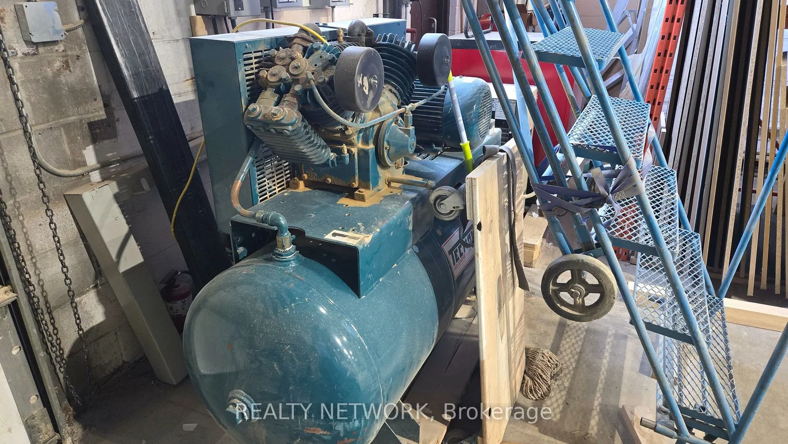 2172, Wyecroft, 1014 - QE Queen Elizabeth, Oakville