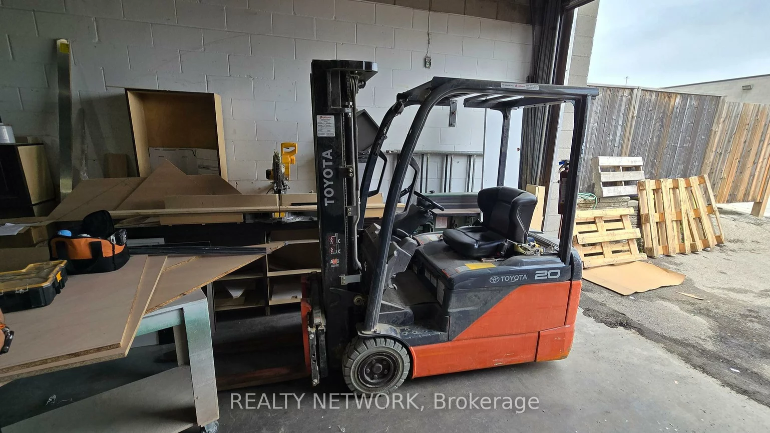 2172, Wyecroft, 1014 - QE Queen Elizabeth, Oakville