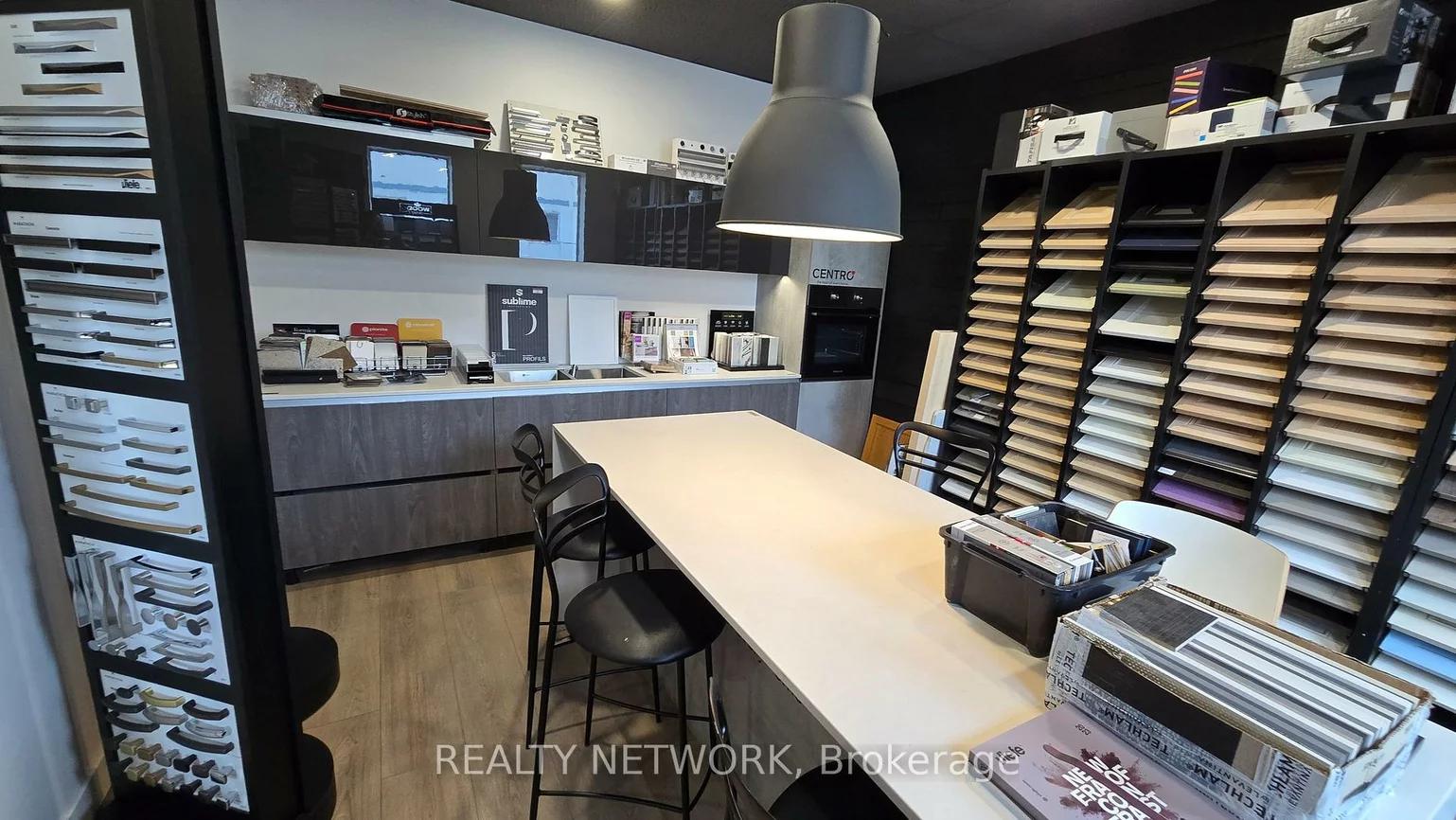 2172, Wyecroft, 1014 - QE Queen Elizabeth, Oakville