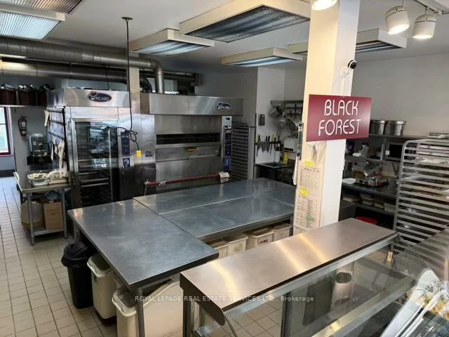 184, Lakeshore, 1013 - OO Old Oakville, Oakville