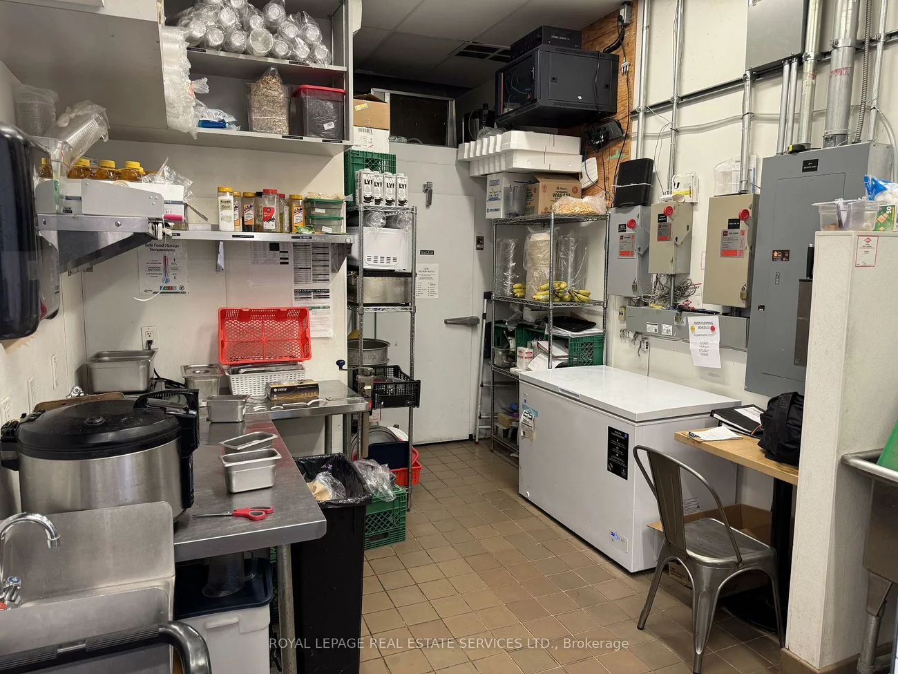 330, Dundas, 1018 - WC Wedgewood Creek, Oakville