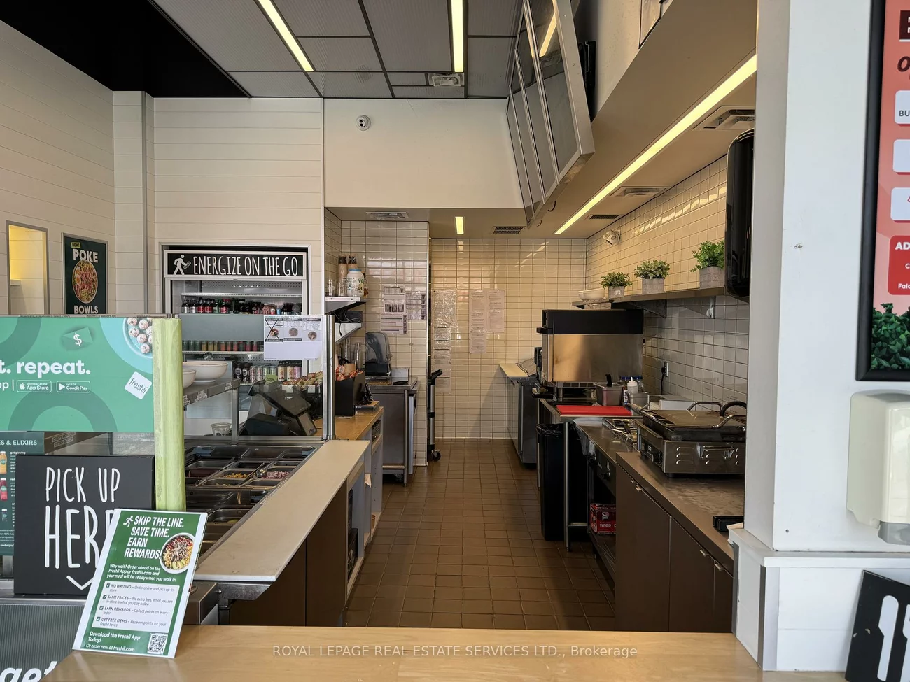 330, Dundas, 1018 - WC Wedgewood Creek, Oakville