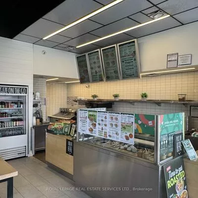 330, Dundas, 1018 - WC Wedgewood Creek, Oakville