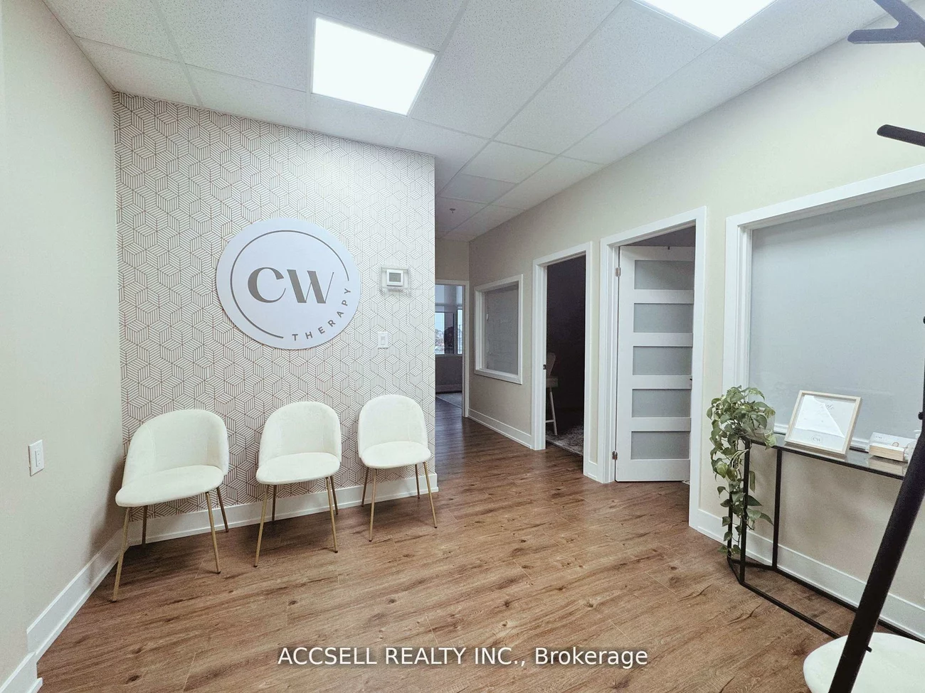 3485, Rebecca, 1014 - QE Queen Elizabeth, Oakville