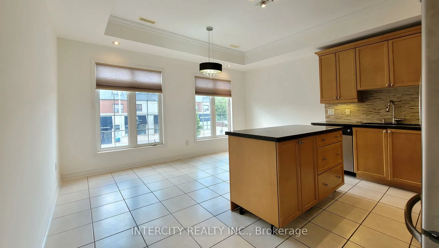 86, Lakeshore, 1002 - CO Central, Oakville