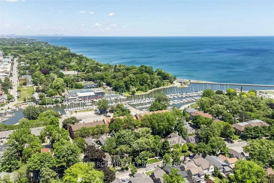 86, Lakeshore, 1002 - CO Central, Oakville