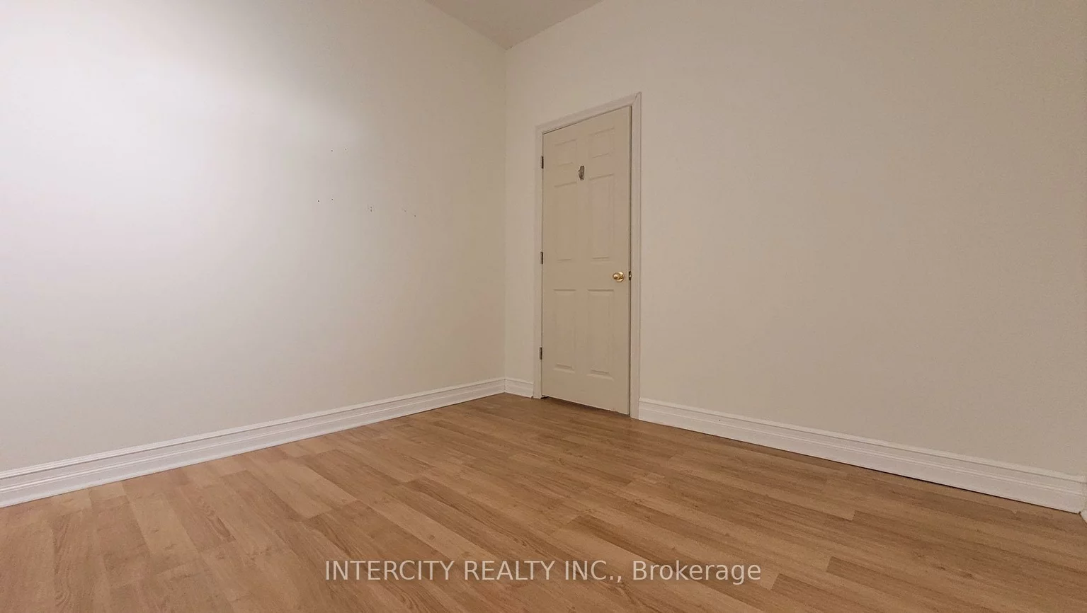 86, Lakeshore, 1002 - CO Central, Oakville