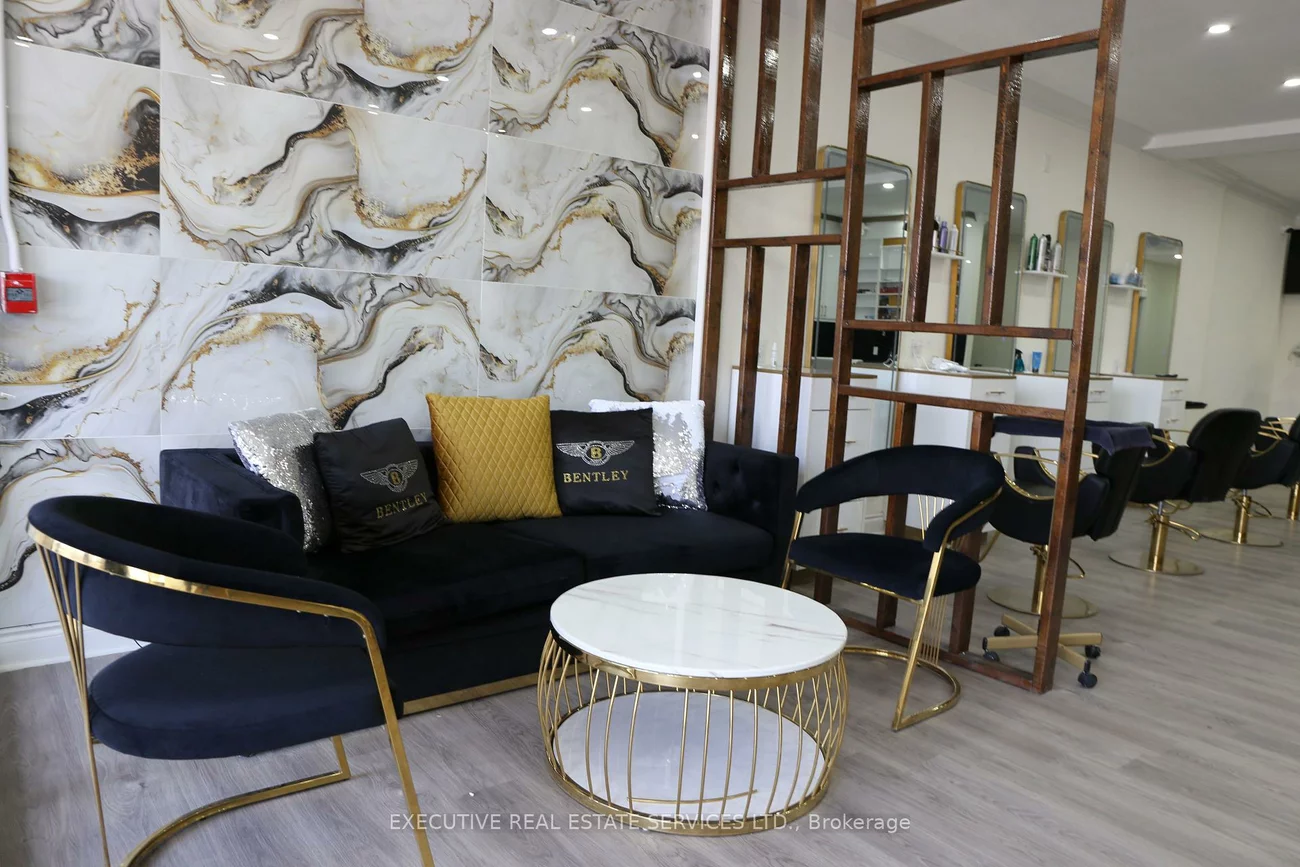 328, Kerr, 1002 - CO Central, Oakville