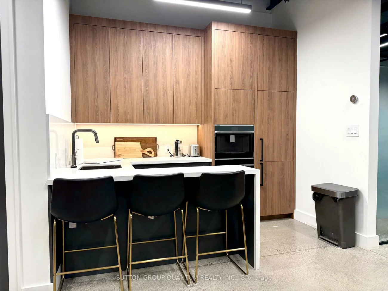 3485, Rebecca, 1014 - QE Queen Elizabeth, Oakville