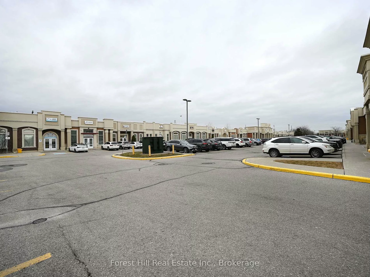 1525, Cornwall, 1014 - QE Queen Elizabeth, Oakville