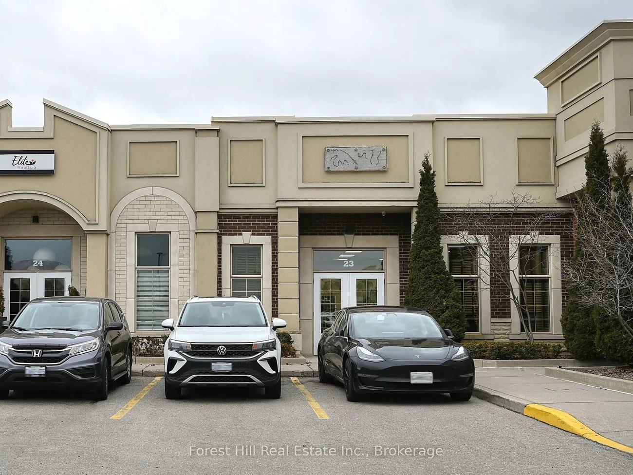 1525, Cornwall, 1014 - QE Queen Elizabeth, Oakville