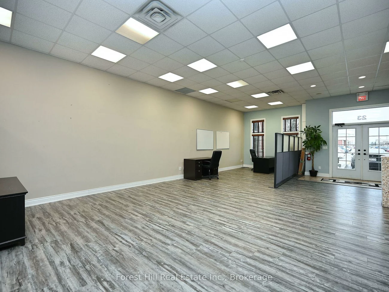 1525, Cornwall, 1014 - QE Queen Elizabeth, Oakville