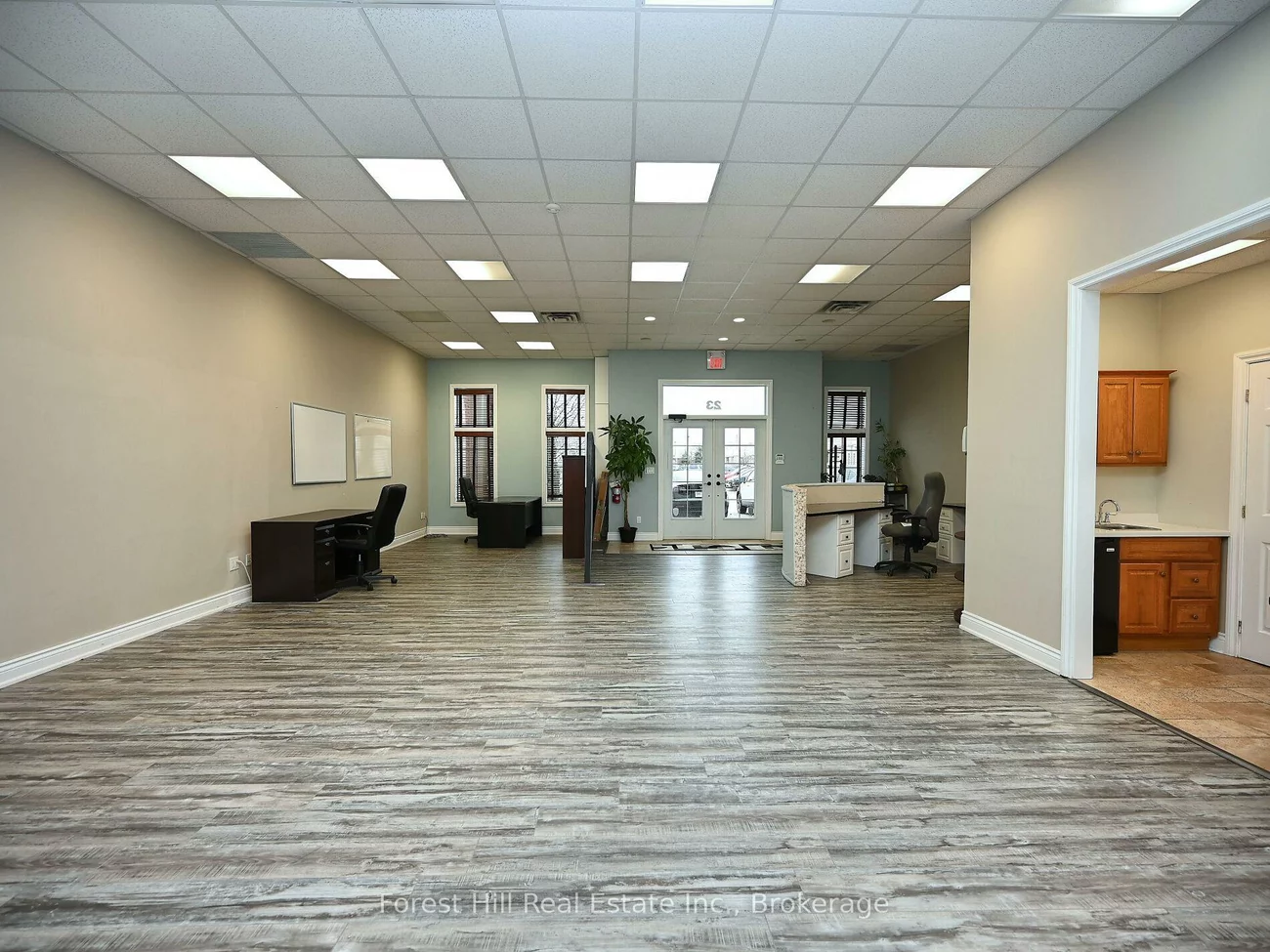 1525, Cornwall, 1014 - QE Queen Elizabeth, Oakville