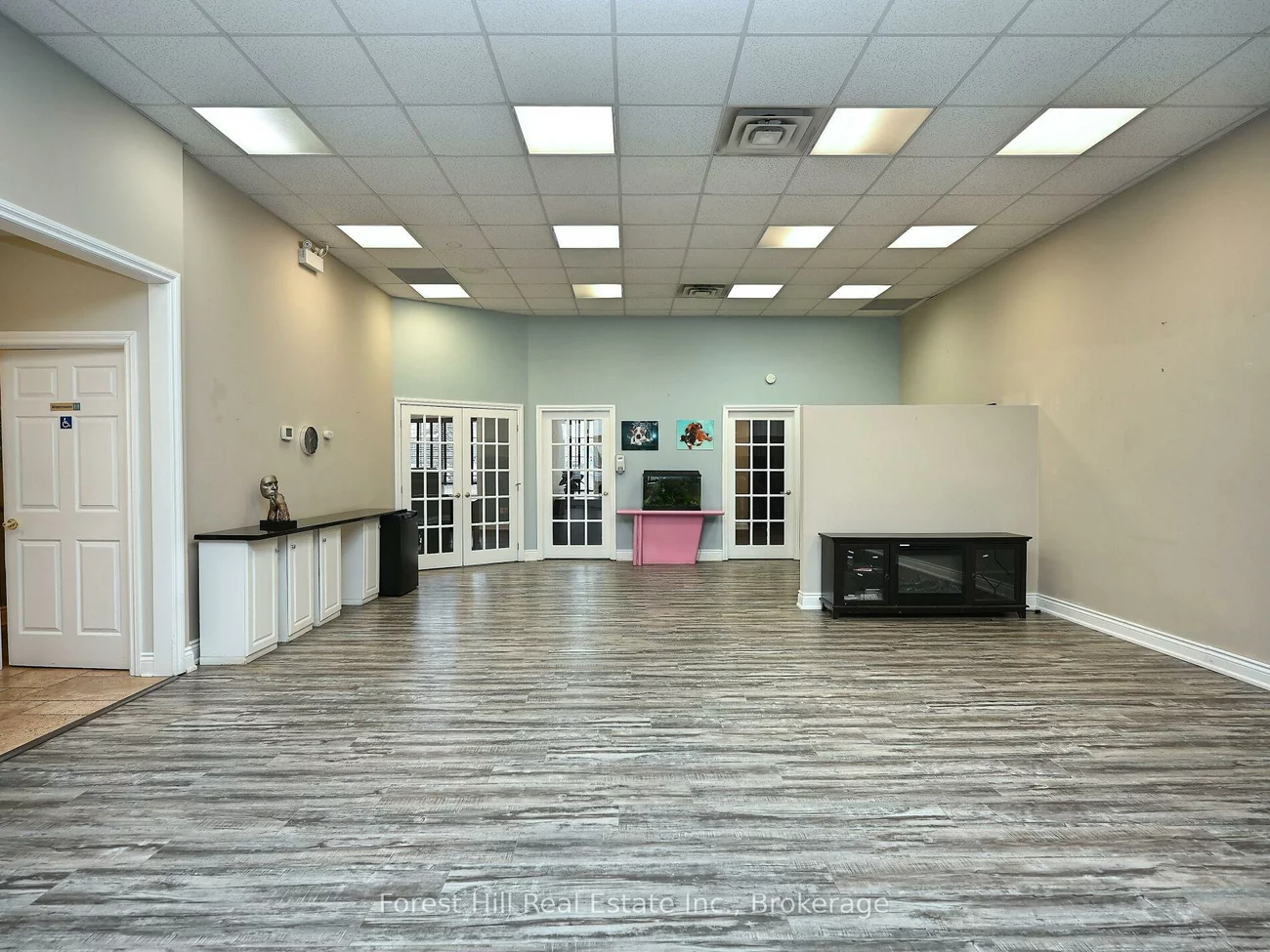 1525, Cornwall, 1014 - QE Queen Elizabeth, Oakville