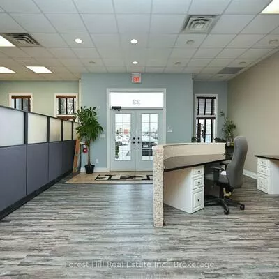 1525, Cornwall, 1014 - QE Queen Elizabeth, Oakville