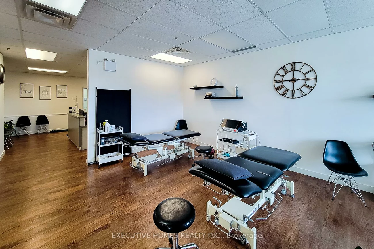 3075, Hospital, 1012 - NW Northwest, Oakville