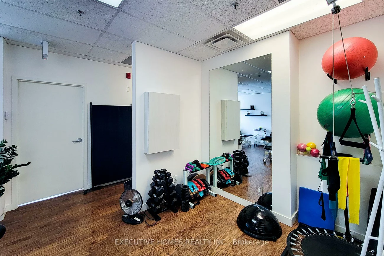 3075, Hospital, 1012 - NW Northwest, Oakville