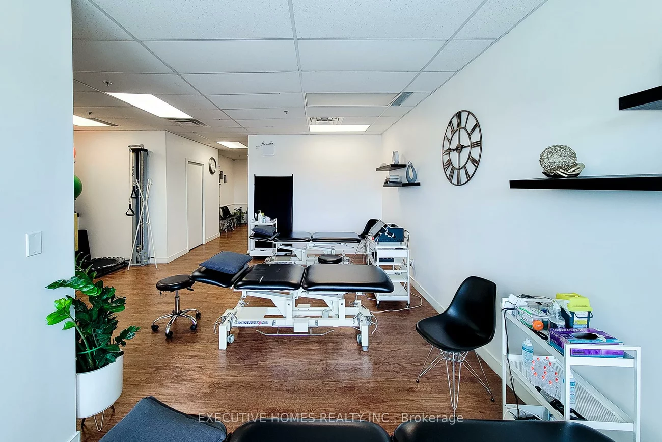 3075, Hospital, 1012 - NW Northwest, Oakville