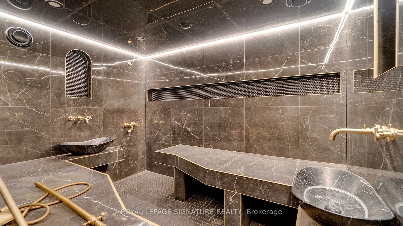 140, Trafalgar, 1013 - OO Old Oakville, Oakville