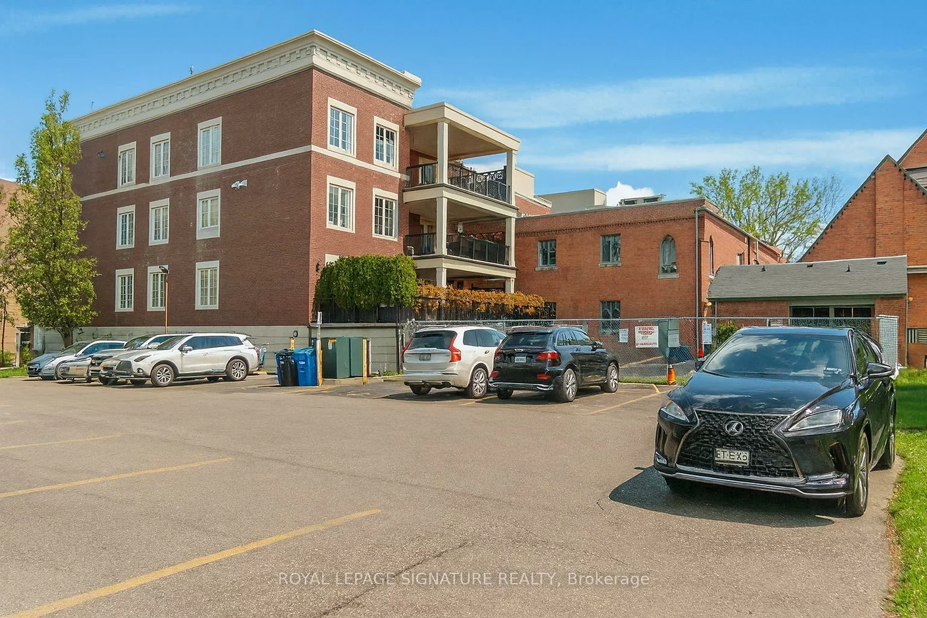 140, Trafalgar, 1013 - OO Old Oakville, Oakville