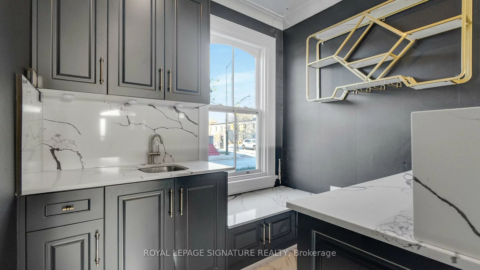 140, Trafalgar, 1013 - OO Old Oakville, Oakville