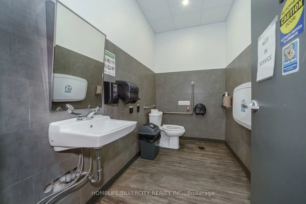 358, Speers, 1014 - QE Queen Elizabeth, Oakville