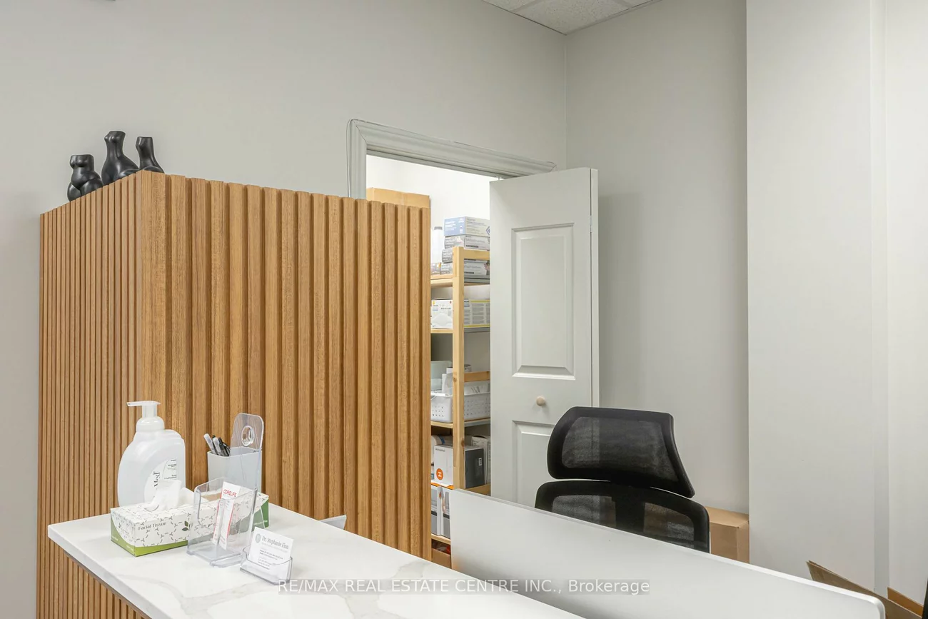 3075, Hospital, 1012 - NW Northwest, Oakville