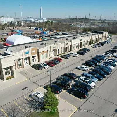 1525, Cornwall, 1014 - QE Queen Elizabeth, Oakville