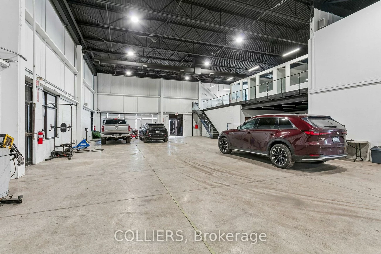 860, Progress, 1014 - QE Queen Elizabeth, Oakville