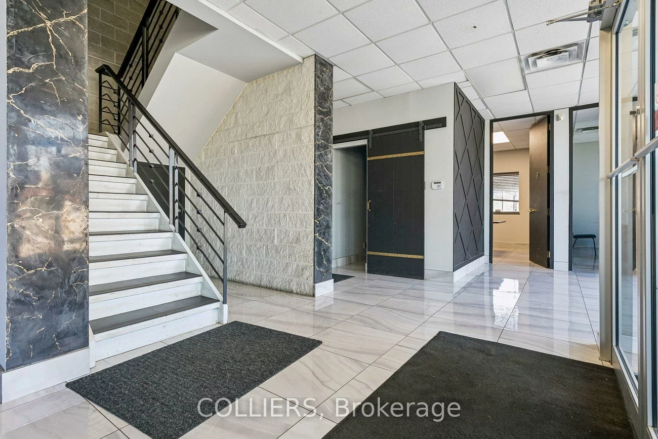 860, Progress, 1014 - QE Queen Elizabeth, Oakville