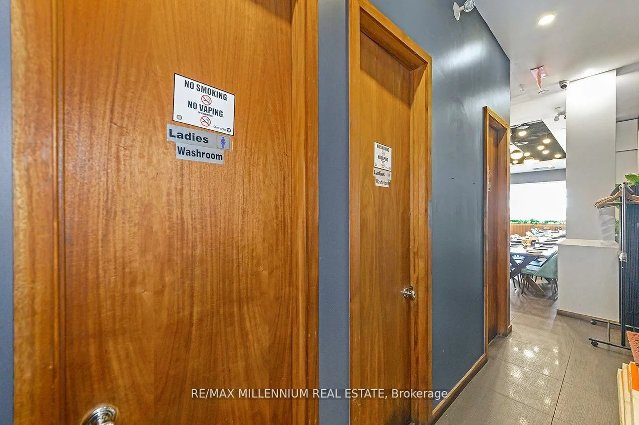 2520, Postmaster, 1019 - WM Westmount, Oakville