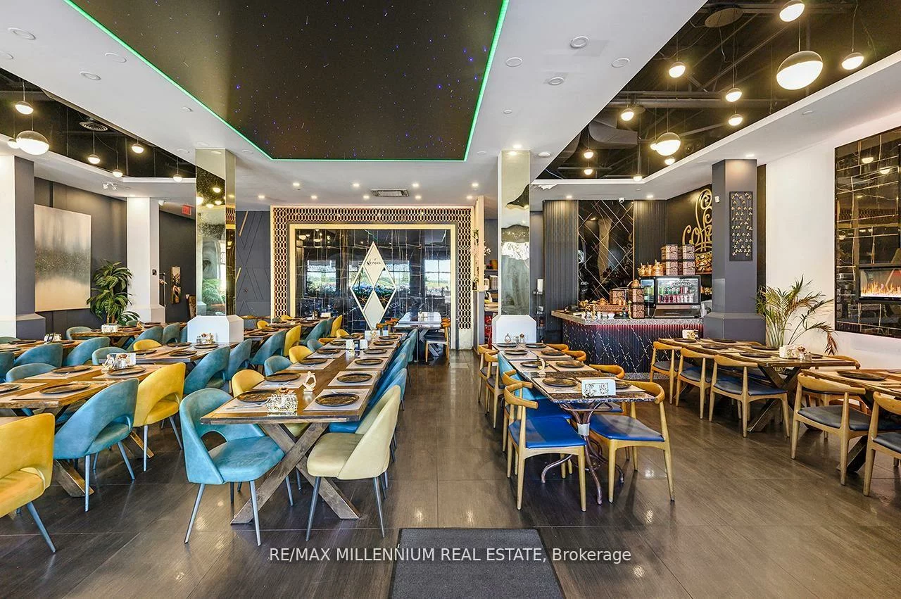 2520, Postmaster, 1019 - WM Westmount, Oakville