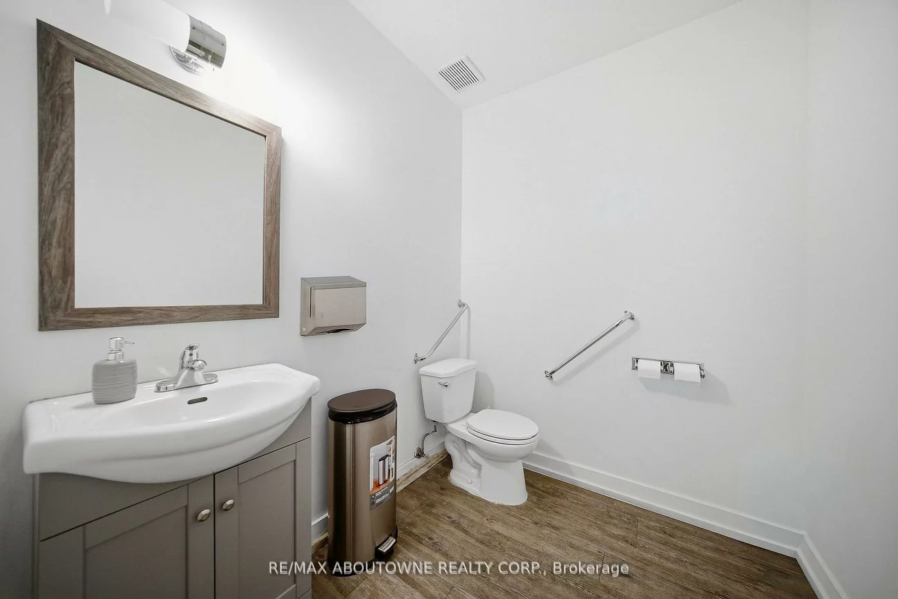 775, Pacific, 1014 - QE Queen Elizabeth, Oakville