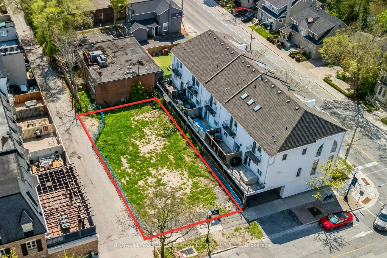 132, Dunn, 1013 - OO Old Oakville, Oakville