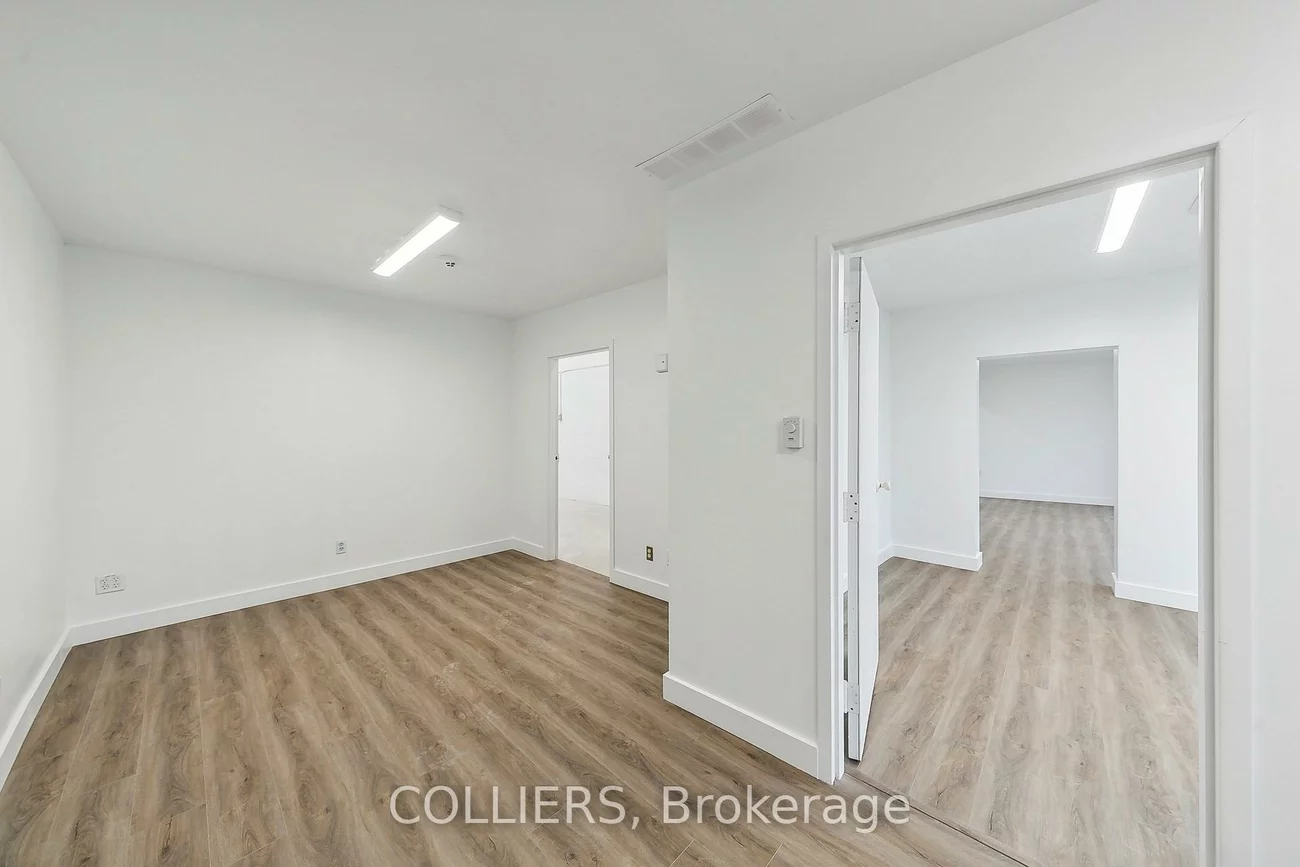 1244, Speers, 1014 - QE Queen Elizabeth, Oakville