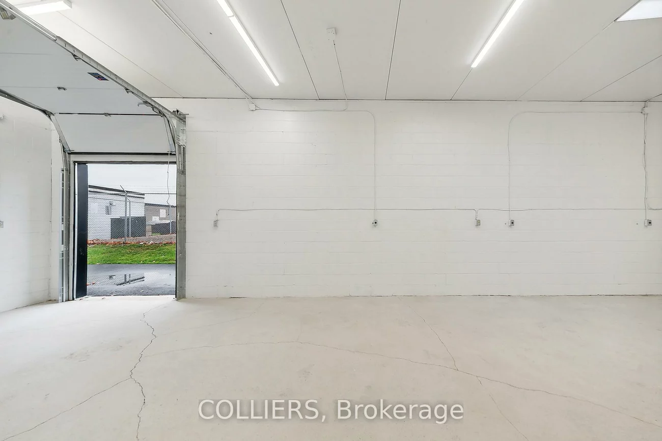 1244, Speers, 1014 - QE Queen Elizabeth, Oakville