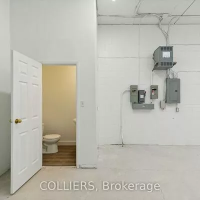 1244, Speers, 1014 - QE Queen Elizabeth, Oakville