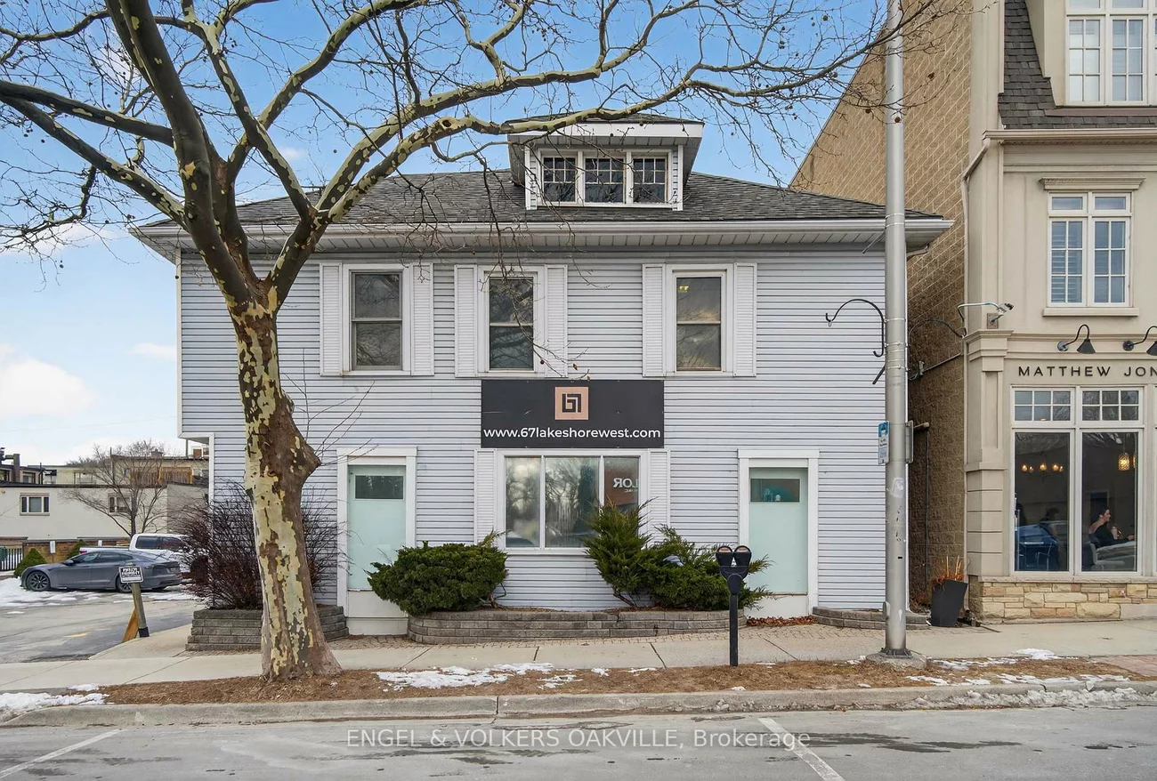 67, Lakeshore, 1002 - CO Central, Oakville