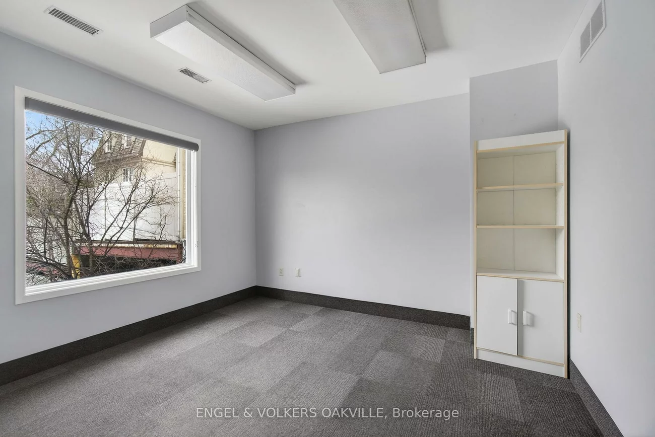 67, Lakeshore, 1002 - CO Central, Oakville