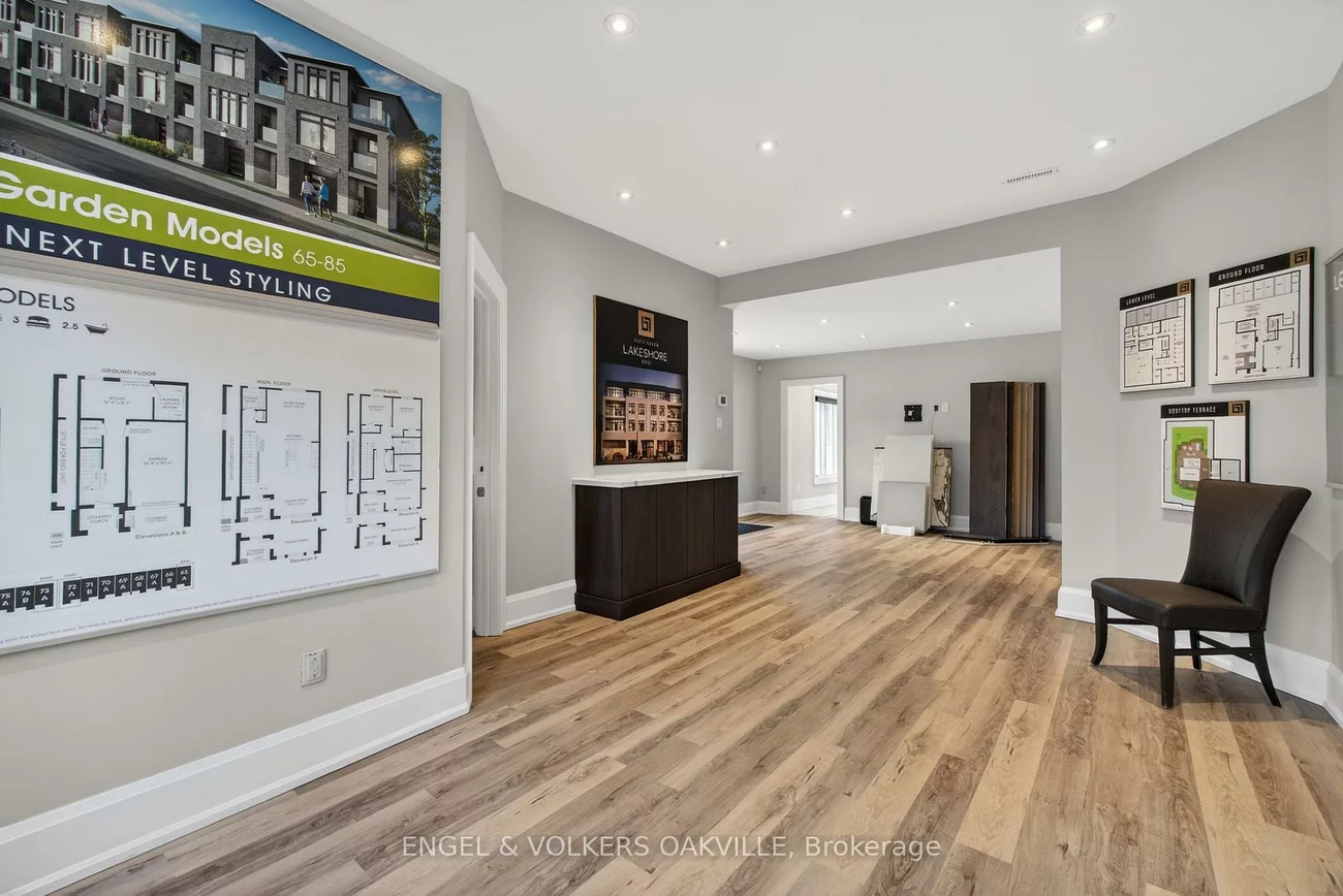 67, Lakeshore, 1002 - CO Central, Oakville