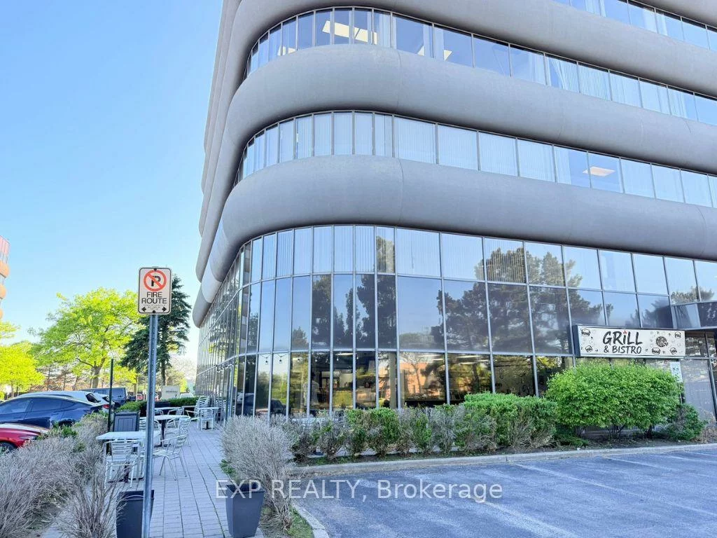 700, Dorval, 1014 - QE Queen Elizabeth, Oakville