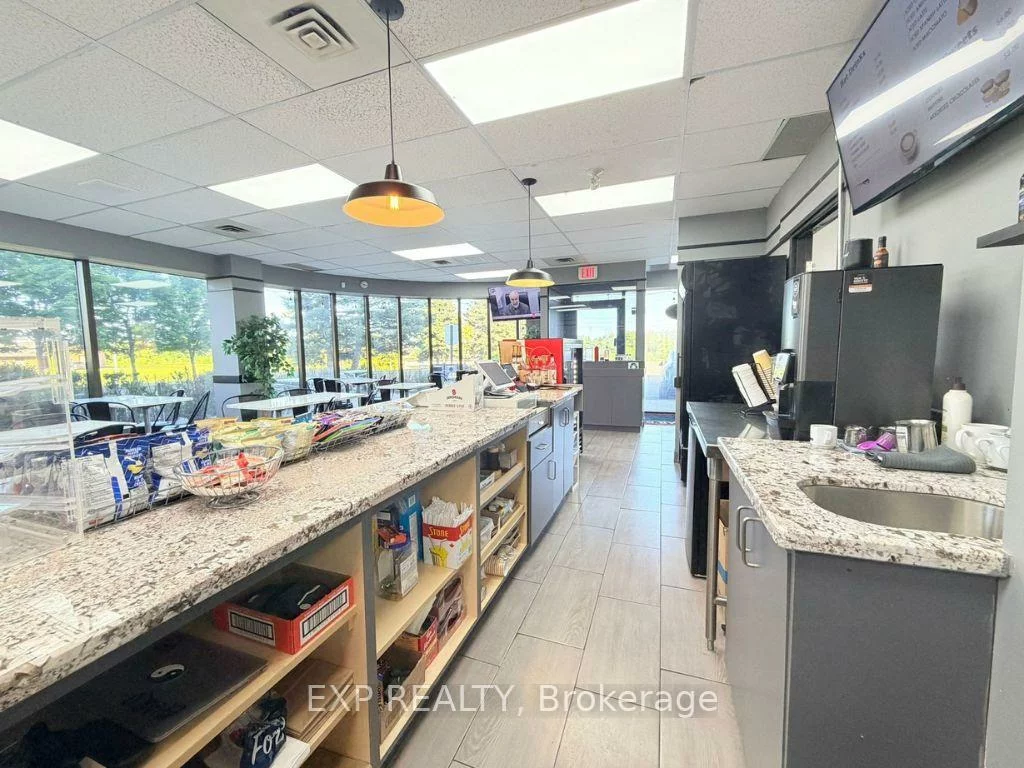700, Dorval, 1014 - QE Queen Elizabeth, Oakville