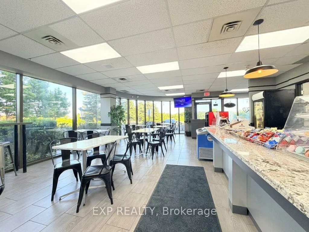 700, Dorval, 1014 - QE Queen Elizabeth, Oakville