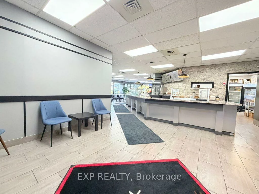700, Dorval, 1014 - QE Queen Elizabeth, Oakville